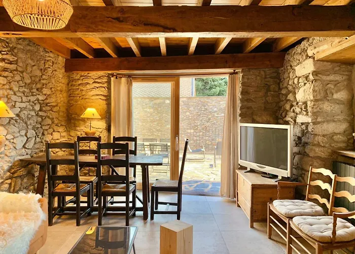 Charmante Maison De Village: Prestation De Qualite, Tout Confort, Terrasse